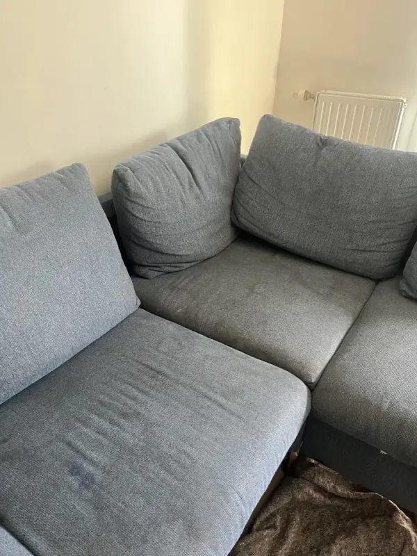 Canapé d'angle en tissu gris taché avant nettoyage BlueOtter